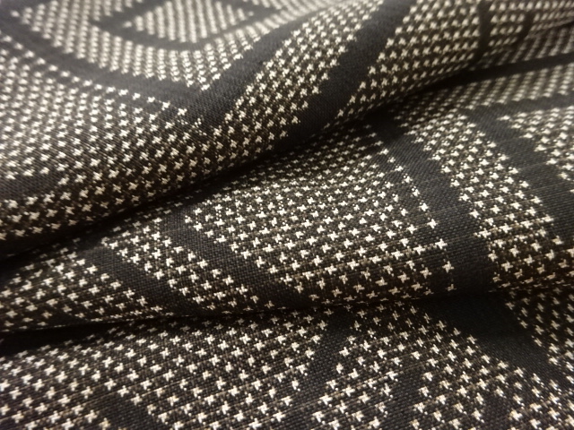  市松に幾何学模様織出し本場泥大島紬着物（5マルキ）